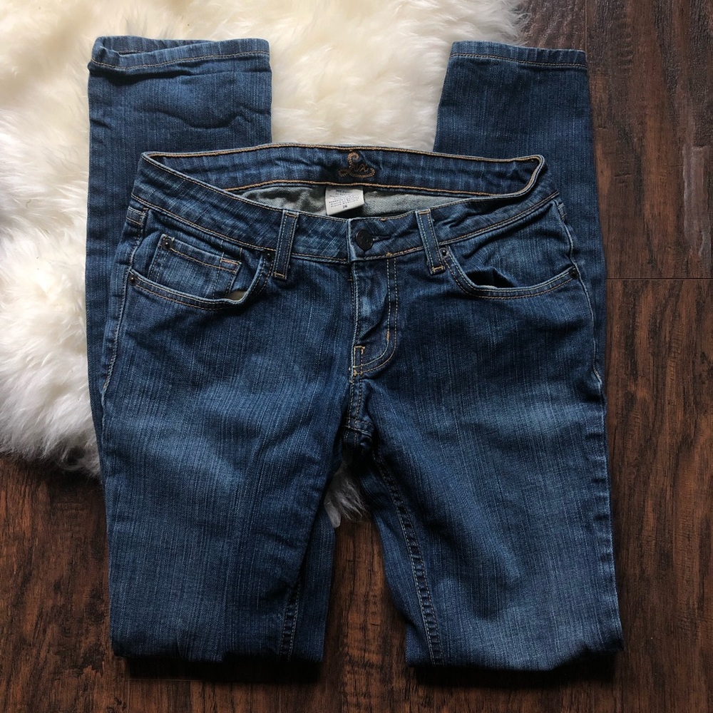 medium wash slim jeans